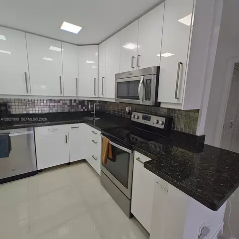 2750 NE 183rd St #301, Aventura, FL 33160