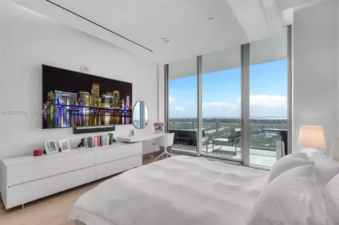 Bedroom - 350 Ocean Dr #LPH2N, Key Biscayne, FL 33149 photo 7 of 15