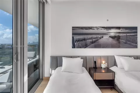 Bedroom - 350 Ocean Dr #LPH2N, Key Biscayne, FL 33149 photo 10 of 15
