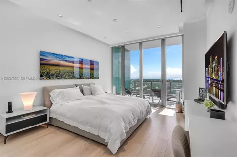 Bedroom - 350 Ocean Dr #LPH2N, Key Biscayne, FL 33149 photo 12 of 15