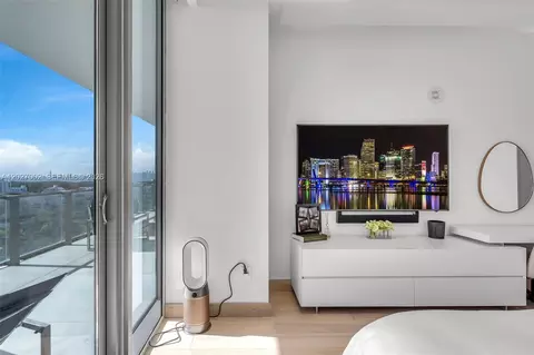 Bedroom - 350 Ocean Dr #LPH2N, Key Biscayne, FL 33149 photo 14 of 15