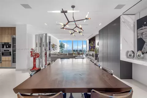 Dining - 350 Ocean Dr #LPH2N, Key Biscayne, FL 33149 photo 3 of 4