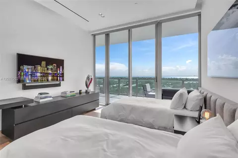 Bedroom - 350 Ocean Dr #LPH2N, Key Biscayne, FL 33149 photo 9 of 15
