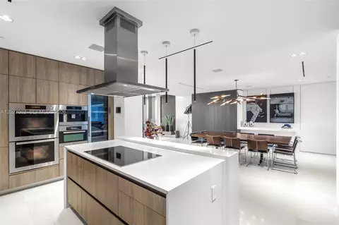 Kitchen - 350 Ocean Dr #LPH2N, Key Biscayne, FL 33149 photo 1 of 3