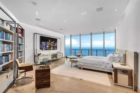 Bedroom - 350 Ocean Dr #LPH2N, Key Biscayne, FL 33149 photo 1 of 15