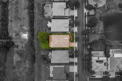 1453 SW 167th Ave, Pembroke Pines, FL 33027