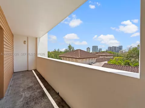 2740 SW 28th Ter #508, Miami, FL 33133