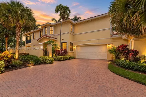 1695 Passion Vine Cir #22-1, Weston, FL 33326