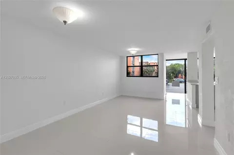 9440 W Flagler St #208, Miami, FL 33174
