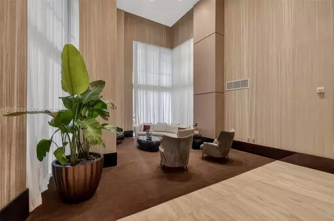 950 Brickell Bay Dr #4504, Miami, FL 33131