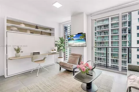 227 NE 2nd St #2611, Miami, FL 33132