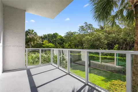 15051 Royal Oaks Ln #101, North Miami, FL 33181