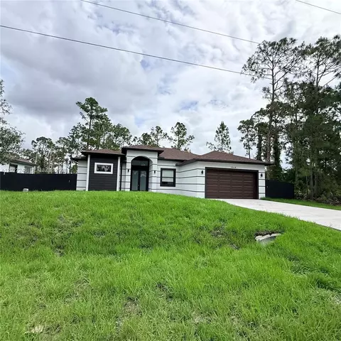 1047 E Merry St, Lehigh Acres, FL 33974
