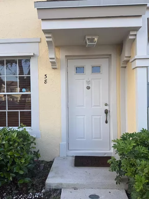 38 Key West Ct, Weston, FL 33326