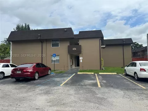 890 SW 129th Pl #208, Miami, FL 33184