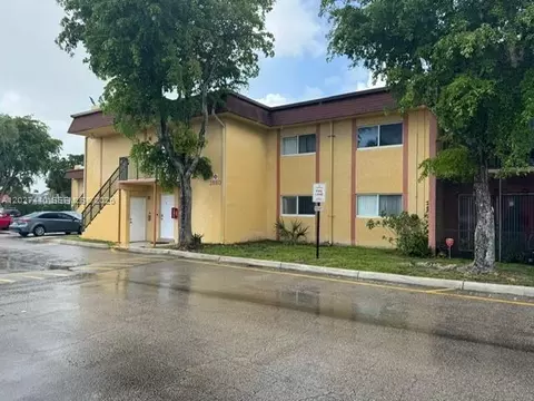 2854 NW 55th Ave #2B, Lauderhill, FL 33313