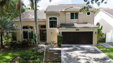 10202 Caracas St, Hollywood, FL 33026