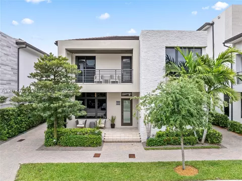 8162 NW 48th Ter, Doral, FL 33166