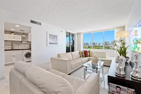 17890 Dixie #603, North Miami Beach, FL 33160