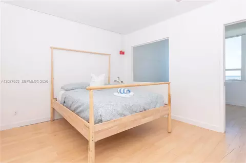 5445 Collins Ave #1105, Miami Beach, FL 33140