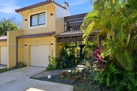 3629 Estepona Ave #E-27, Doral, FL 33178