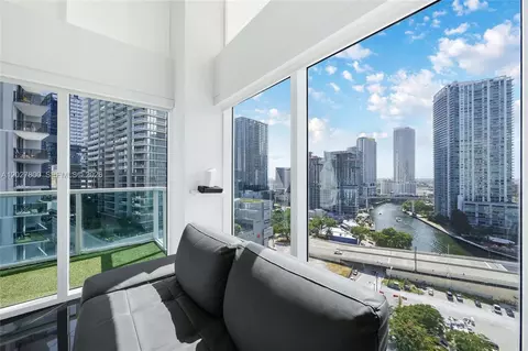 41 SE 5th St #1116, Miami, FL 33131