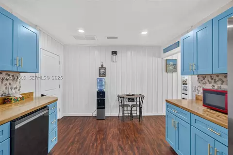 Kitchen - 1023 SE 7th St, Stuart, FL 34996 photo 4 of 4