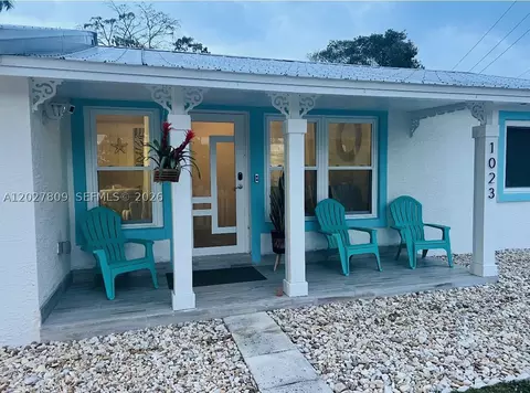 Exterior - 1023 SE 7th St, Stuart, FL 34996 photo 1 of 30