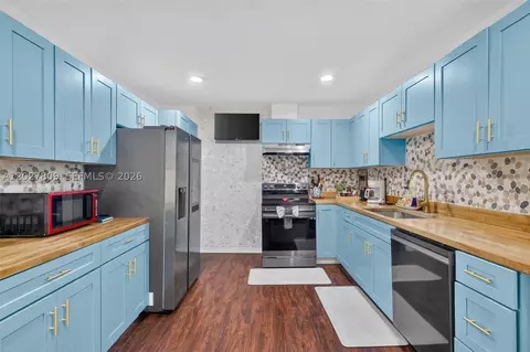 Kitchen - 1023 SE 7th St, Stuart, FL 34996 photo 1 of 4