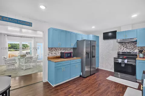 Kitchen - 1023 SE 7th St, Stuart, FL 34996 photo 2 of 4
