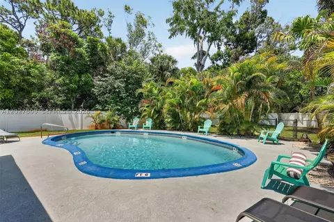 Exterior - 1023 SE 7th St, Stuart, FL 34996 photo 19 of 30