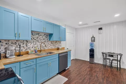 Kitchen - 1023 SE 7th St, Stuart, FL 34996 photo 3 of 4