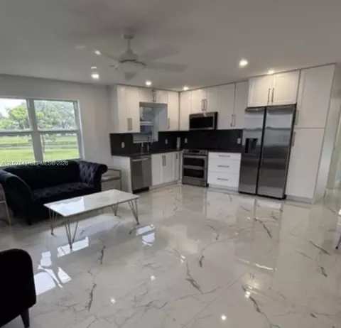 8 Islewood A #8, Deerfield Beach, FL 33442