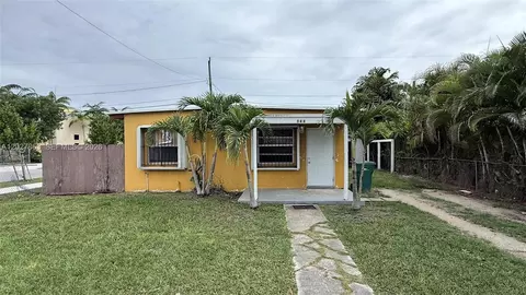 544 NW 10th St, Florida City, FL 33034