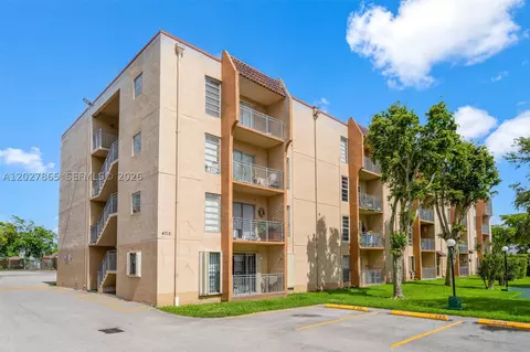4713 NW 7th St #404-1, Miami, FL 33126