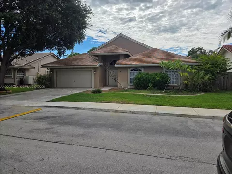 701 SW 93rd Ave, Pembroke Pines, FL 33025