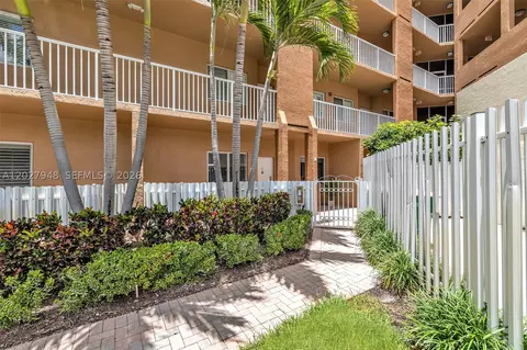 7715 Yardley Dr #106, Tamarac, FL 33321