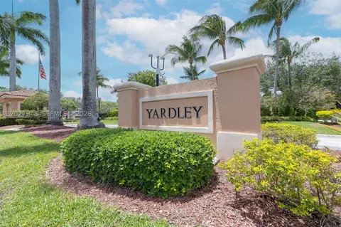 7715 Yardley Dr #106, Tamarac, FL 33321