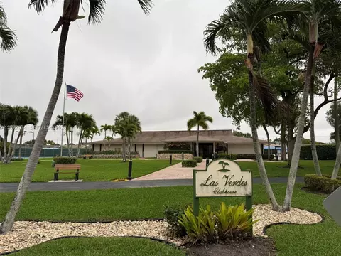 5220 Las Verdes Cir #114, Delray Beach, FL 33484