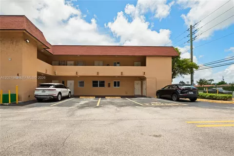 9950 SW 88th St #414-4, Miami, FL 33176