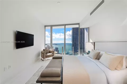 300 Biscayne Boulevard Way #3905W, Miami, FL 33131