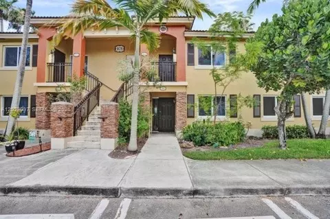 975 NE 34th Ave #103, Homestead, FL 33033