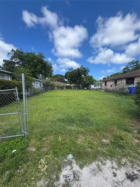 6335 NW 1st Ct, Miami, FL 33150