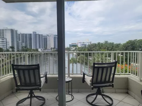 2600 Collins Ave #411, Miami Beach, FL 33140