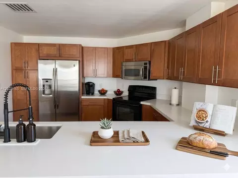 8390 SW 72nd Ave #519, Miami, FL 33143