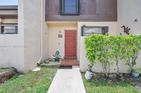 9942 NW 10th St #7, Pembroke Pines, FL 33024