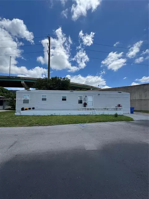 5015 SW 29 St #60-8, Davie, FL 33312