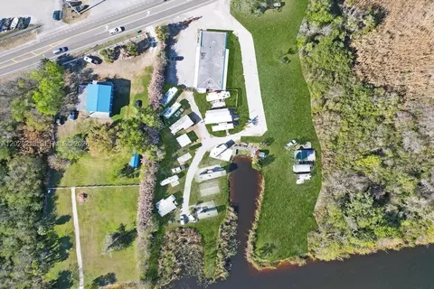 1422 Us Highway 441, Okeechobee, FL 34974