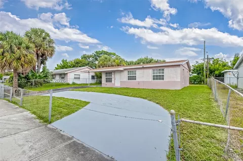 1570 W 13th St, Riviera Beach, FL 33404