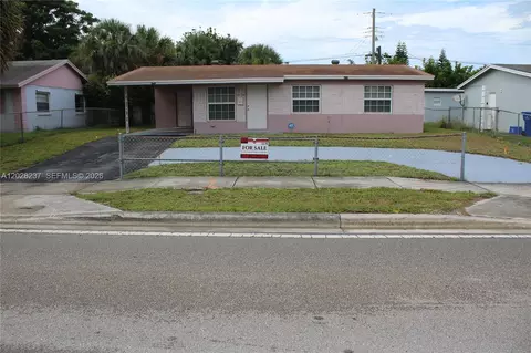 1570 W 13th St, Riviera Beach, FL 33404